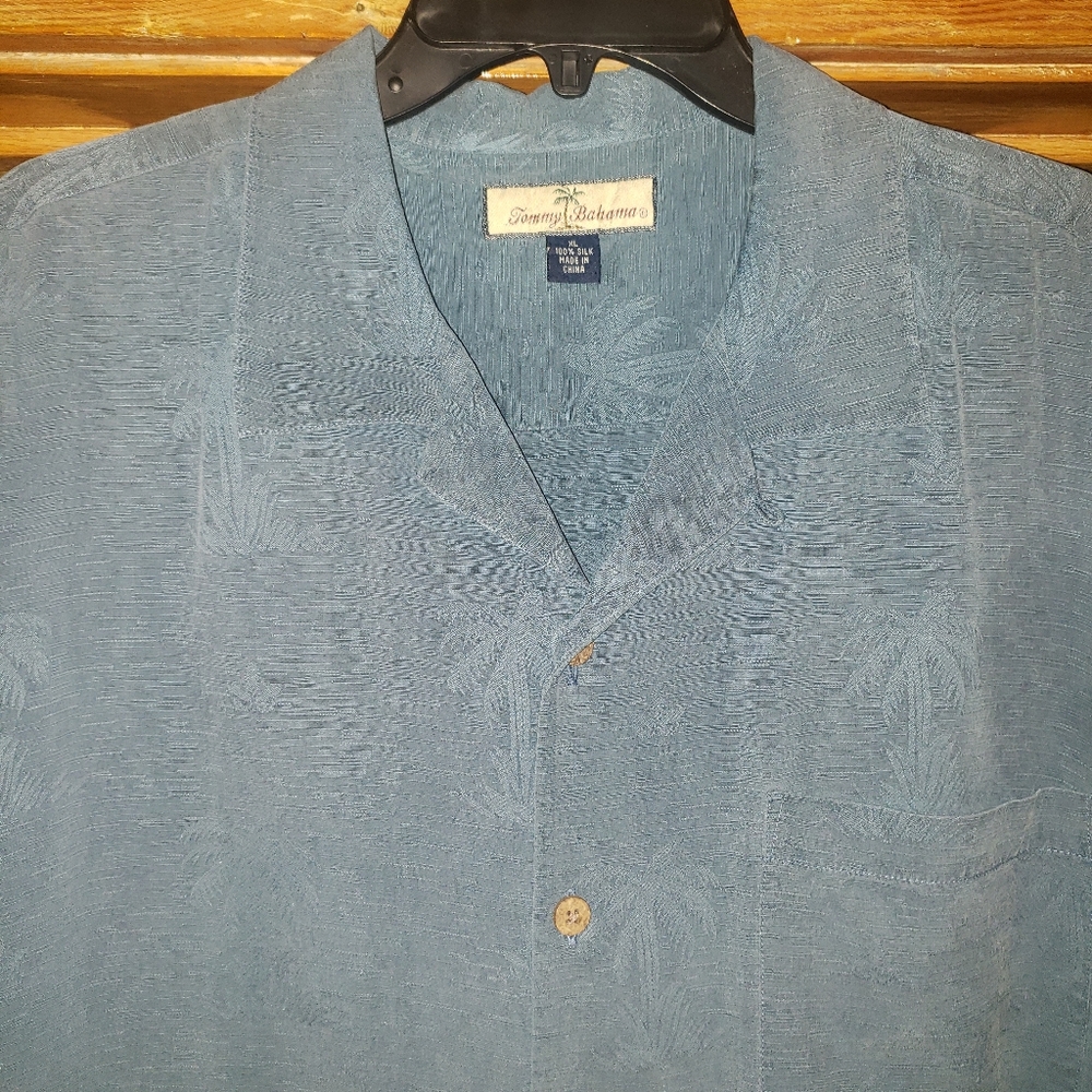 Button down short sleeve shirt